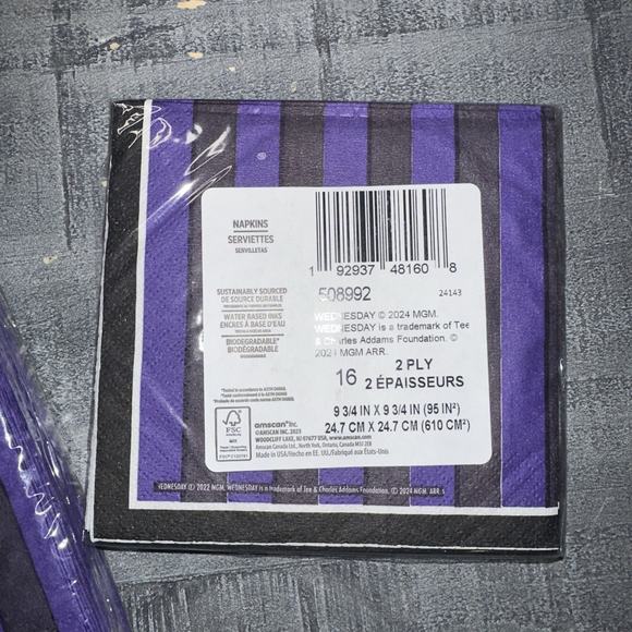 Wednesday Addams Party 2 Packs Of Napkins 1 Beverage And 1 Luncheon - Picture 5 of 5